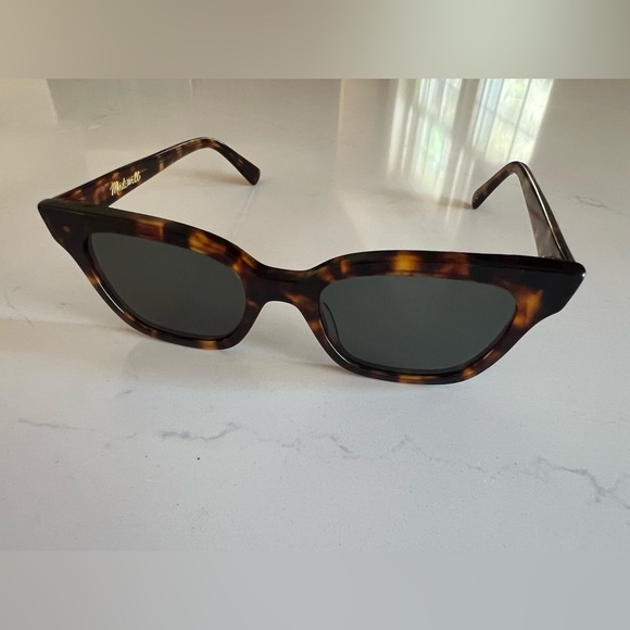 Madewell Pierport Sunglasses - Whiskey Tort - Tortise - Picture 4 of 8